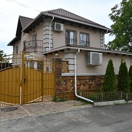 Bright And Cozy Home With Personal Terrace Chişinǎu Buitenkant foto